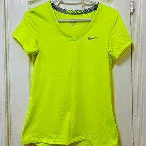 Nike neon t-shirt 🟢 size M